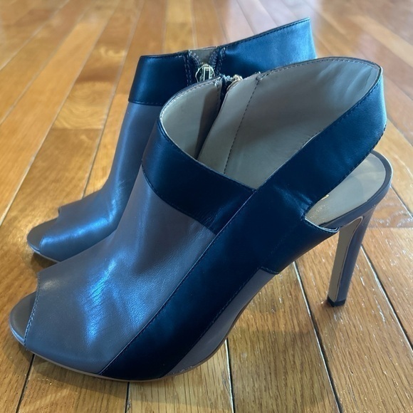 Ann Taylor Shoes - Ann Taylor Cara Crisscross Peep Toe Leather Sandals Heels Black Tan Women’s 7.5